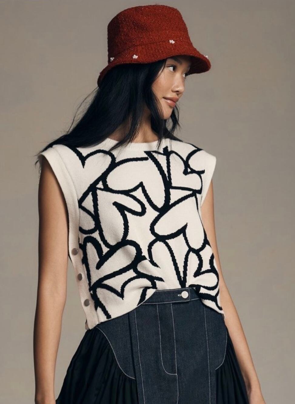 MAEVE x ANTHROPOLOGIE Open-Side Heart Sweater Vest Black White